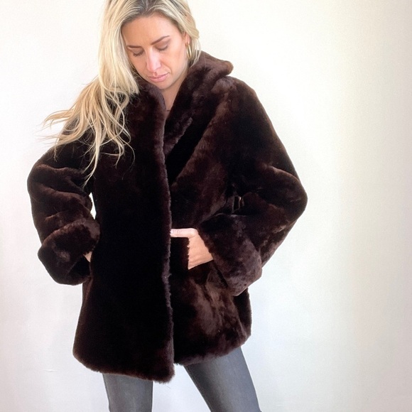 Vintage Brown Mob Wife Aesthetic Faux Fur Coat Size Medium to Large - Picture 5 of 16